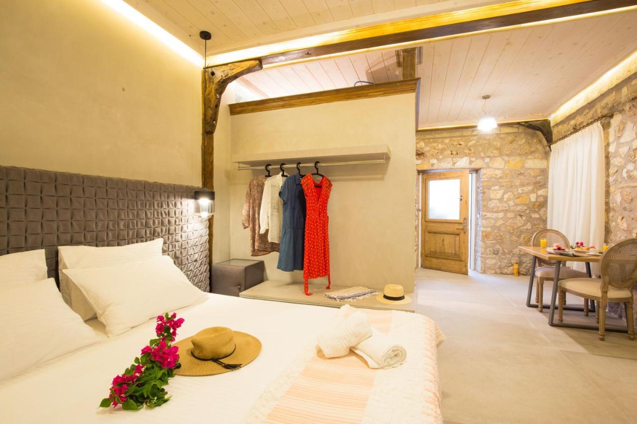 Stone Suites At Lefkada'S Old Port Exterior photo